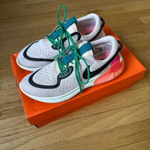 Women’s Nike Joyride Duel Run Sneakers